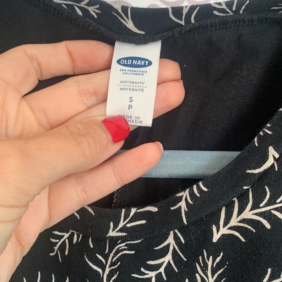 NWOT blk and white t-shirt maternity dress - Picture 3 of 5